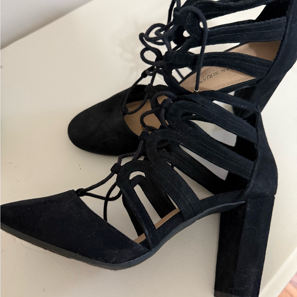 Elegant Black lace-up pump Heels